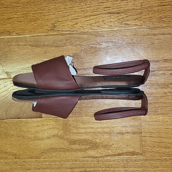 Ellory Leather Ankle-Cuff Flats - Picture 7 of 10